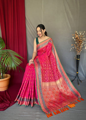 Pink Patola Silk Saree – Soft Woven Design Elegant Ethnic Saree for Women