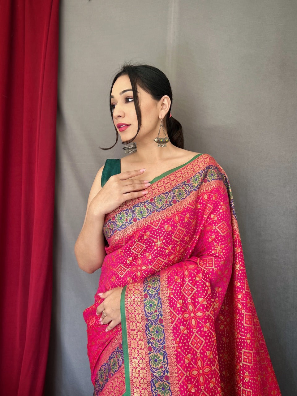 Pink Patola Silk Saree – Soft Woven Design Elegant Ethnic Saree for Women