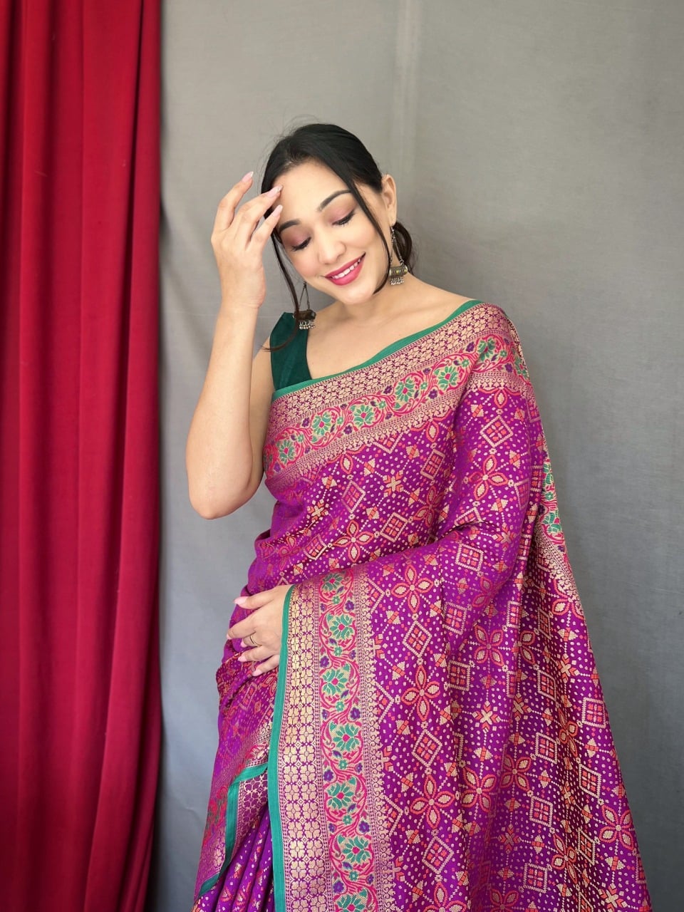 Purple Patola Silk Saree – Soft Woven Design Traditional Saree for Wedding & Festive Wear